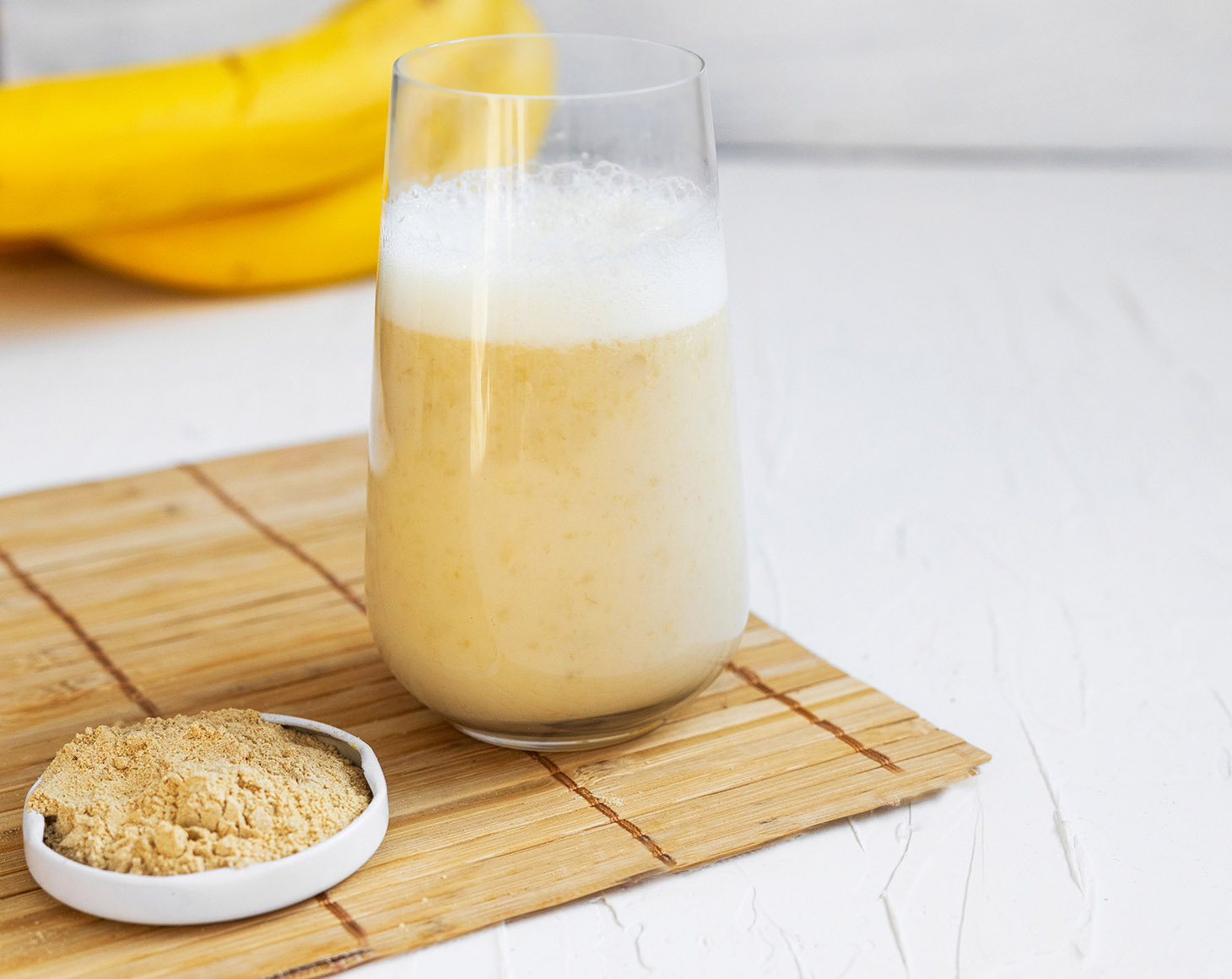 healthy-protein-shake-with-maca-powder
