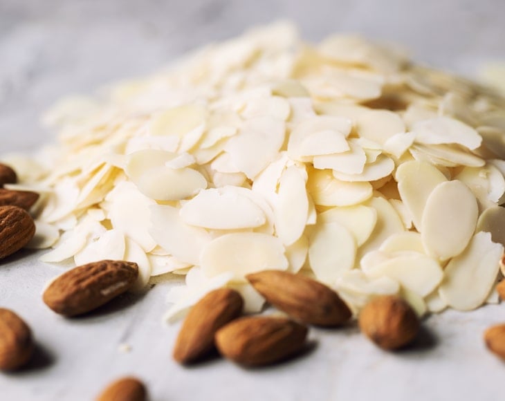 organic-blanched-sliced-almonds3