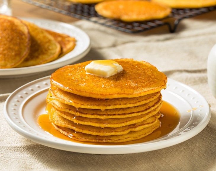 homemade-corn-flour-pancakes-min