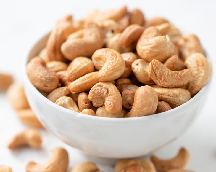 conventional-cashews-roasted-and-salted-2-min