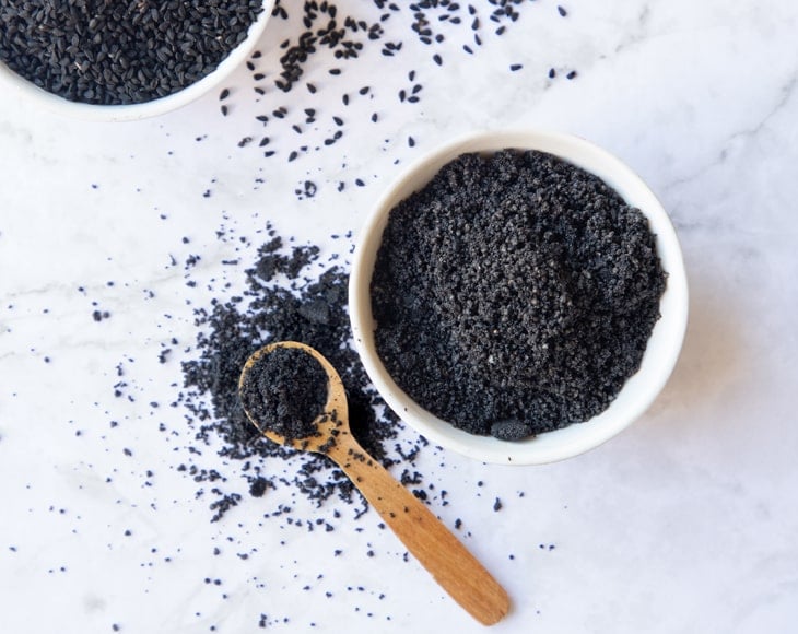 organic-black-cumin-seeds-powder-min