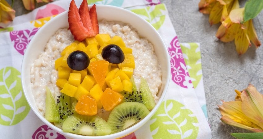 Do your best in order to make your kid eat breakfast