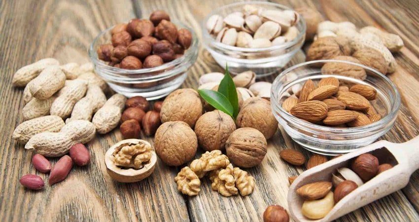 Nuts as a source of fatty acids and vitamins
