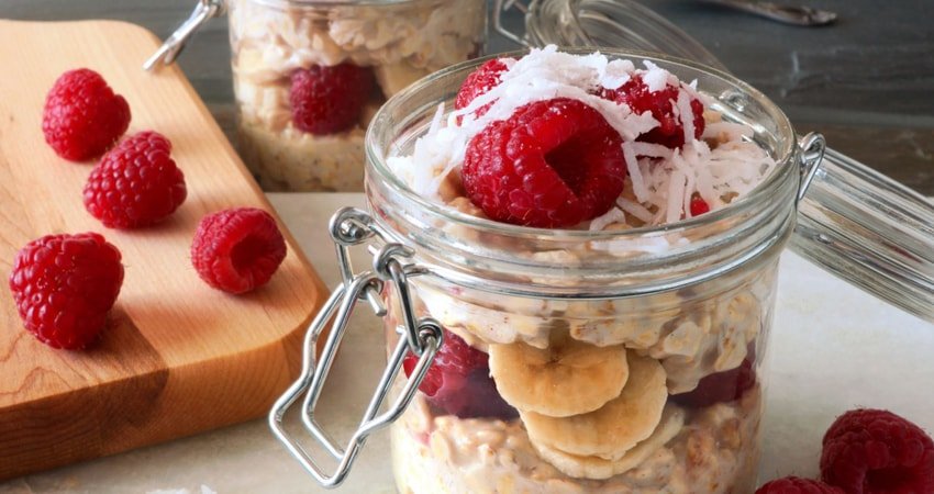 Overnight Oats with Berries for Breakfast