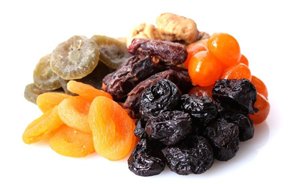 Benefits of Eating Dried Fruits and Nuts During Pregnancy