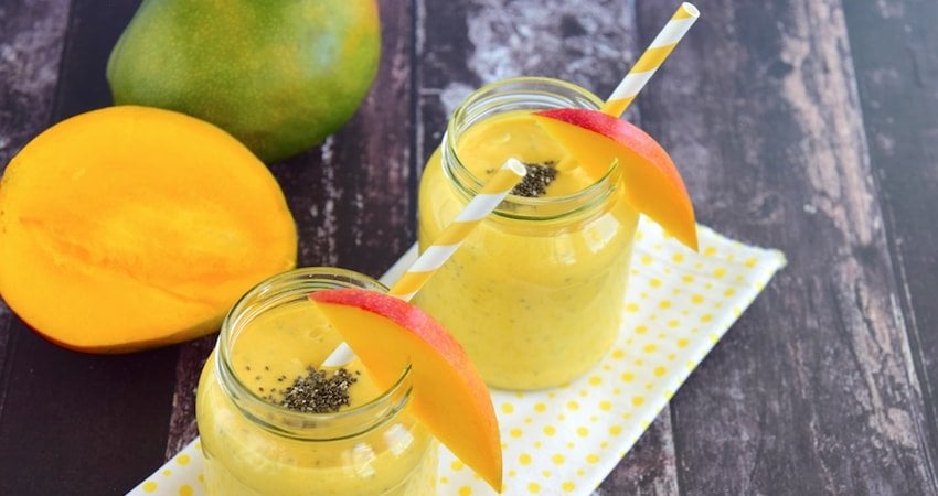 “Rise-N-Shine” smoothie with Chia, Mango and Golden Berries