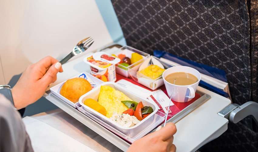 Tips on Healthy Eating While Traveling by Air