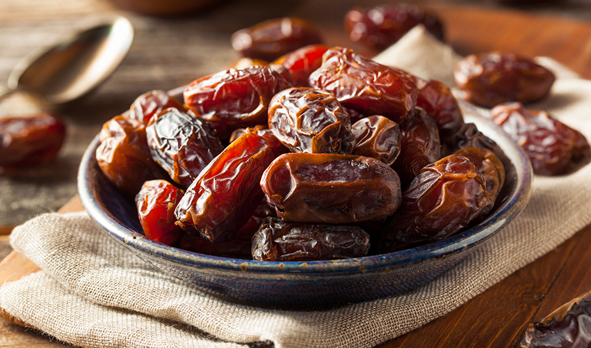 A Guide to Nutritional Value and Health Benefits of Medjool Dates ...