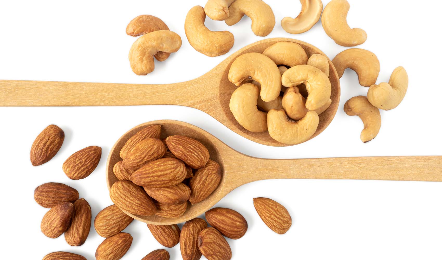 almond-vs-cashew-nutritional-comparison-1