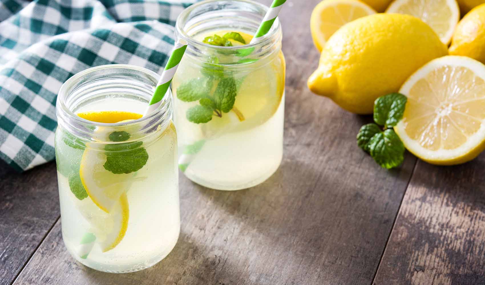 Easy-Ways-to-Make-Homemade-Lemonade-1