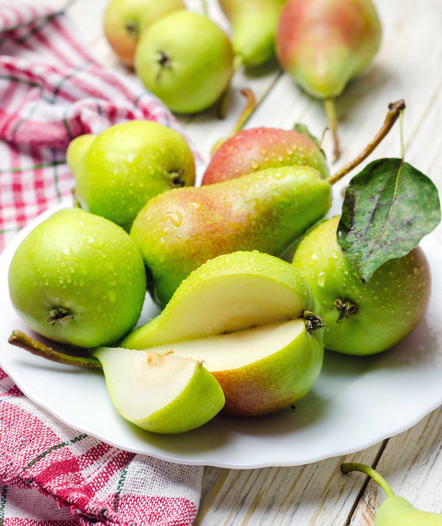Pears Vs. Apples: Nutritional Comparison And Health Benefits