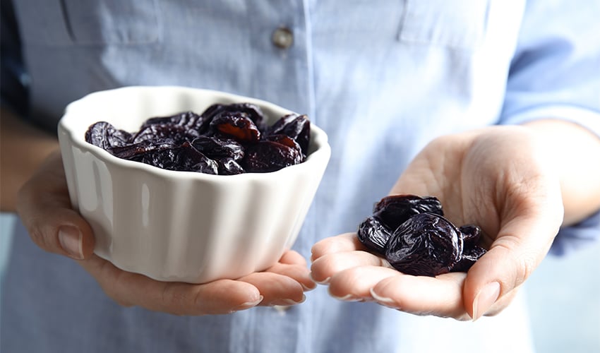 Top 10 Evidence-Based Health Benefits of Prunes