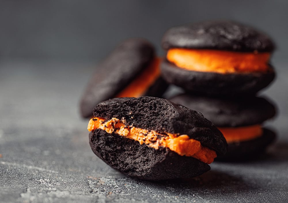 halloween black velvet whoopie pies