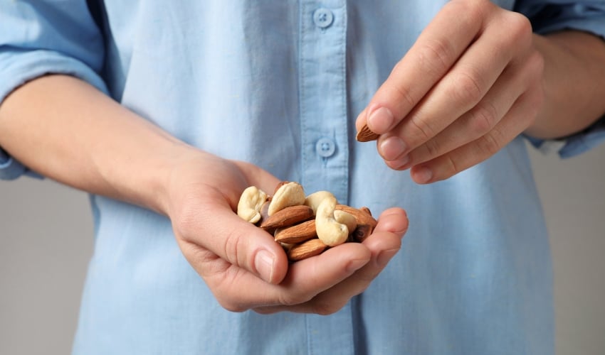 Raw nuts vs Roasted: Which is more nutritious?
