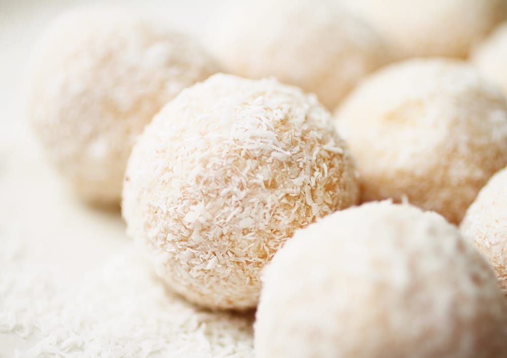 homemade raffaello coconut balls