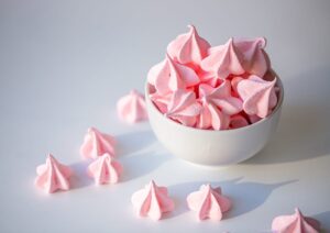 valentine's day meringue kisses