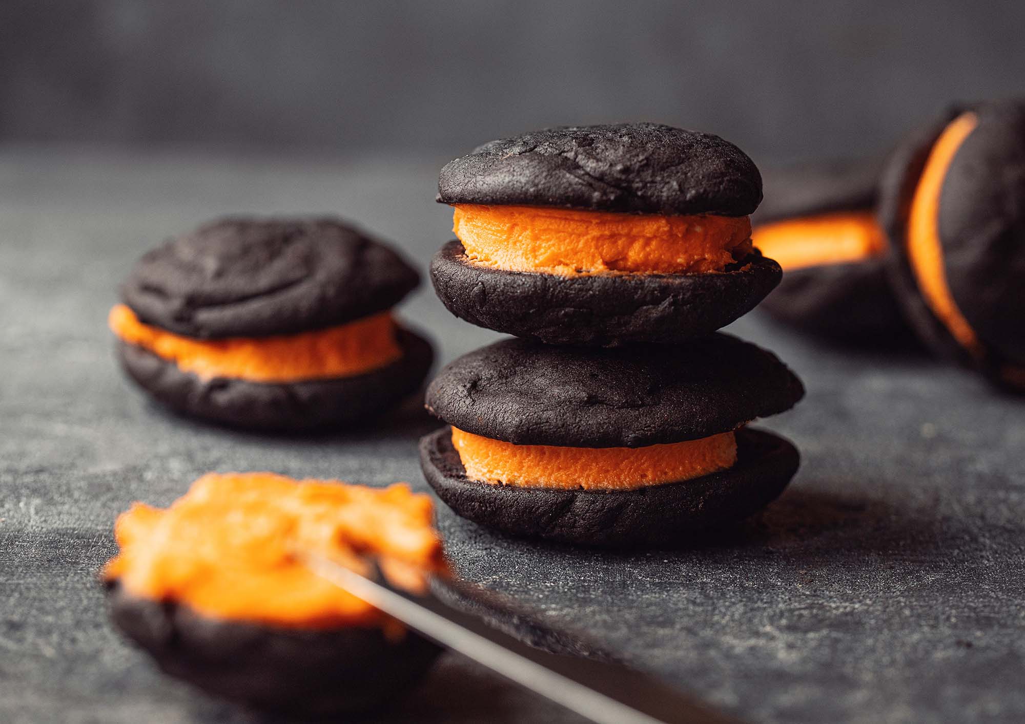 halloween-black-velvet-whoopie-pies-01