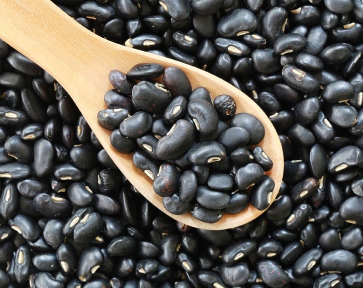 black-turtle-beans-min