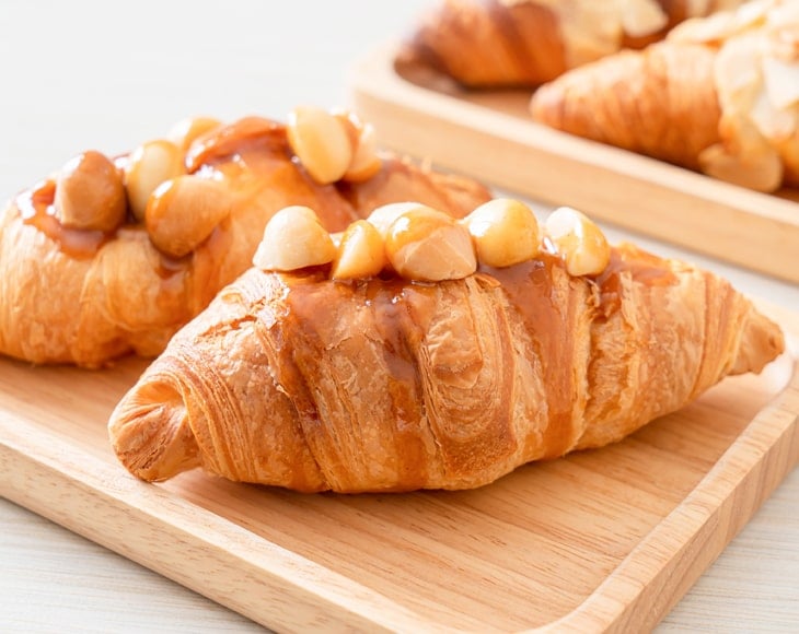 croissant-with-macadamia-nut-pieces-min