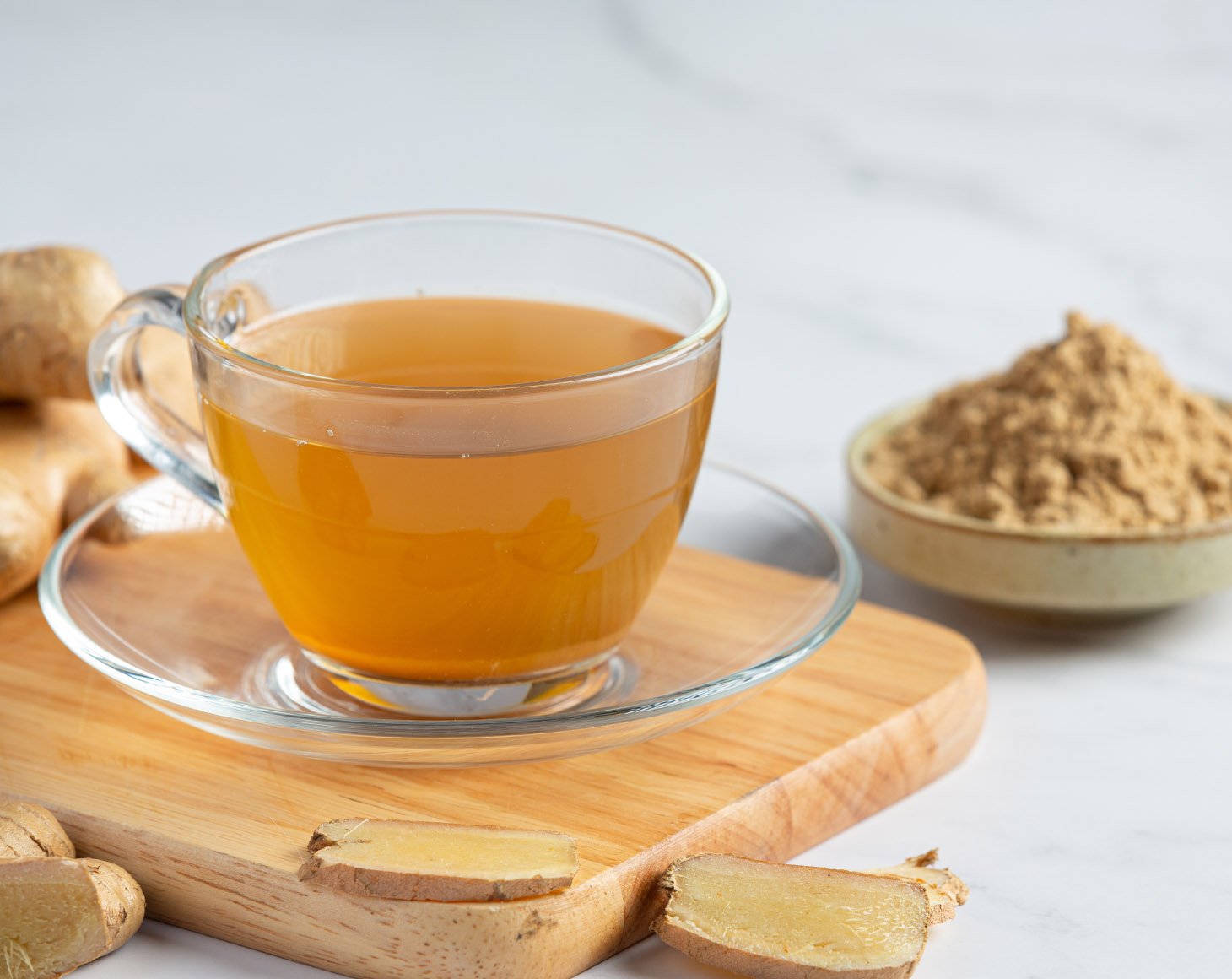 hot-ginger-tea-table-with-organic-ginger-powder