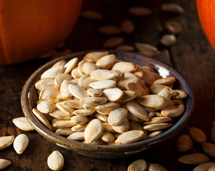 organic-dry-roasted-pumpkin-seeds-in-shell-with-himalayan-salt-min