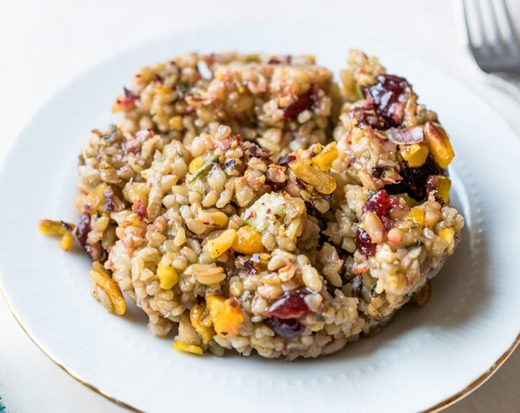 cracked-freekeh-tabule-with-barberries-peanut-and-corn-min