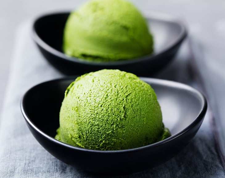 homemade-ice-cream-with-organic-matcha-green-tea-powder