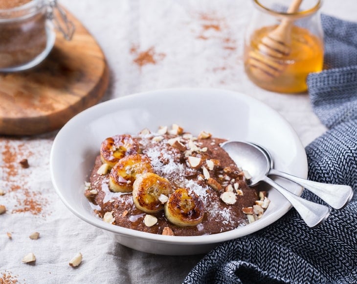breakfast-porridge-with-organic-teff-and-banana-min