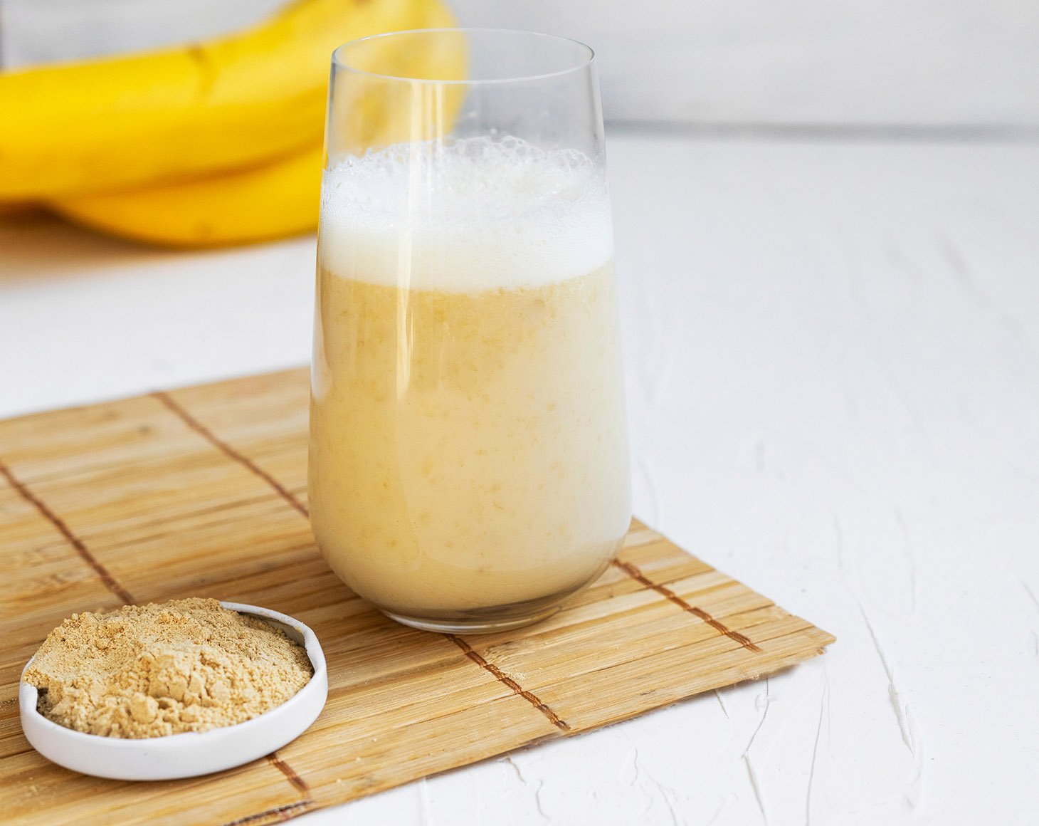 healthy-protein-shake-with-maca-powder