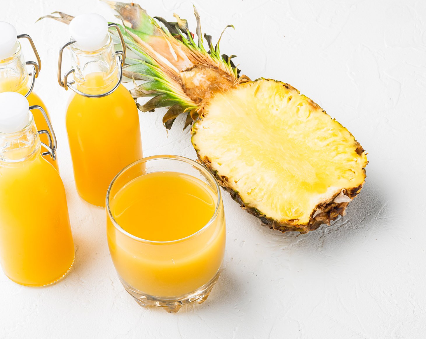 pineapple-fresh-juice-with-organic-pineapple-powder