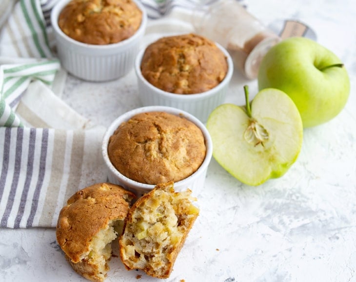homemade-apple-muffins-with-conventional-apple-powder-min