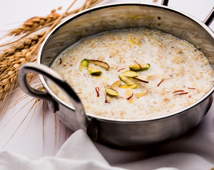 milk-porridge-with-organic-cracked-wheat-min