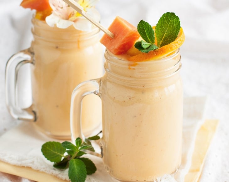 homemade-smoothie-with-organic-papaya-powder-min