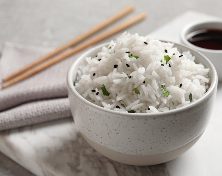 bowl-of-tasty-cooked-thai-hom-mali-jasmine-white-rice-min