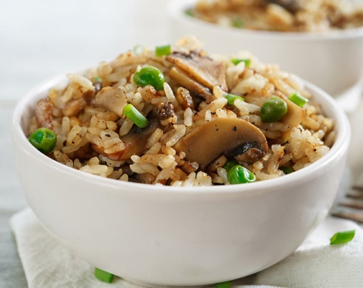 homemade-pilaf-with-jasmine-brown-rice-and-mushrooms-min