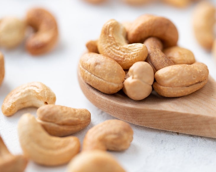 conventional-cashews-roasted-and-salted-3-min
