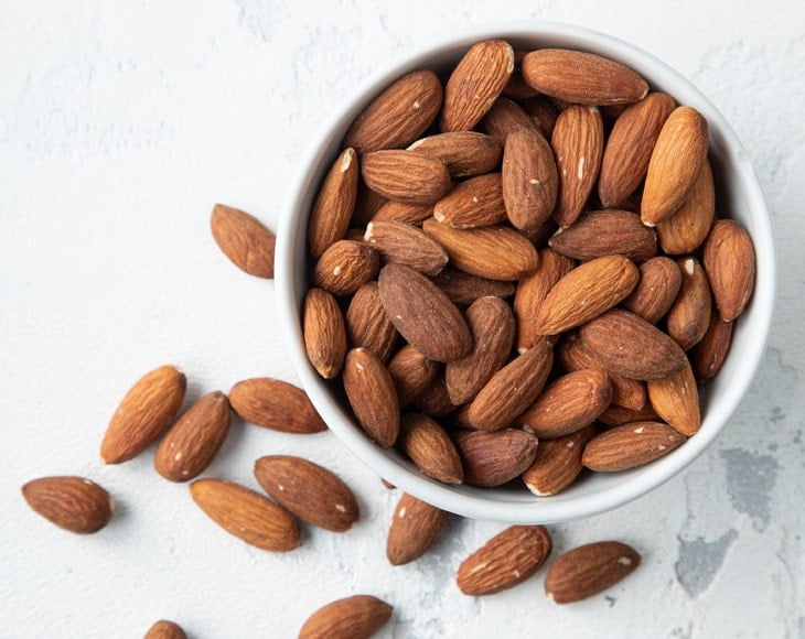 conventional-dry-roasted-california-almonds-with-himalayan-salt-min