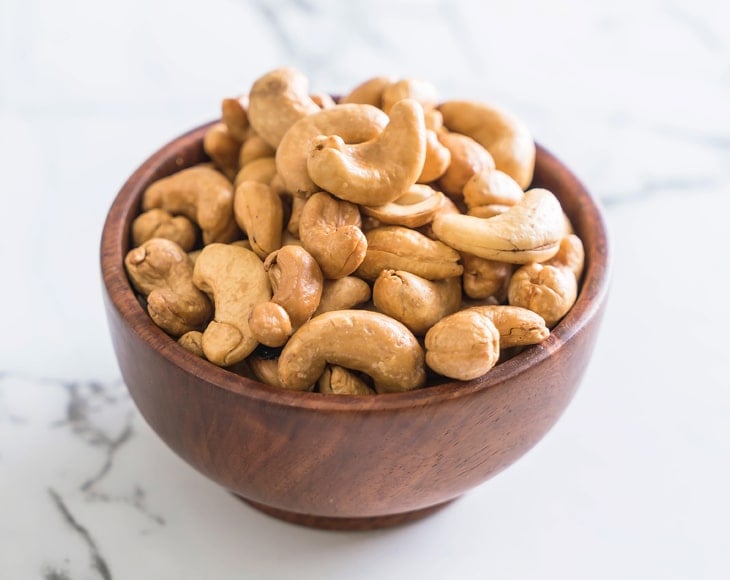 conventional-roasted-cashews-min