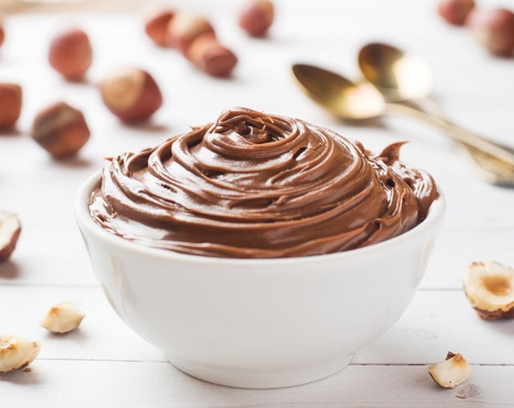 homemade-chocolate-mousse-with-cacao-butter-min