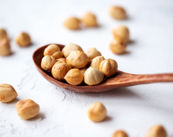 dry-roasted-blanched-hazelnuts-with-himalayan-salt-2-min