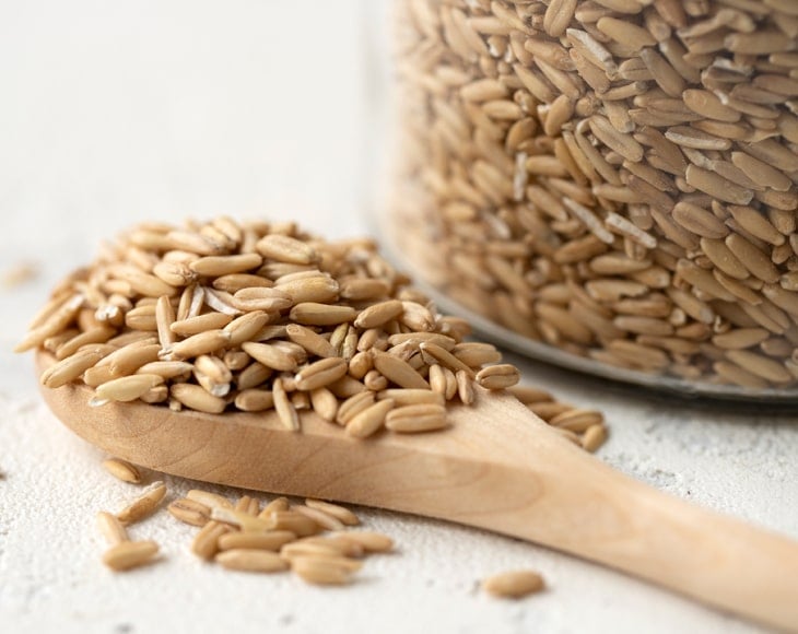 gluten-free-organic-oat-groats-whole-grain-2-min