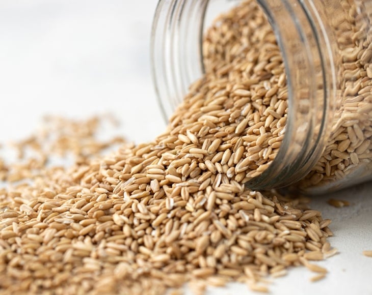 gluten-free-organic-oat-groats-whole-grain-3-min