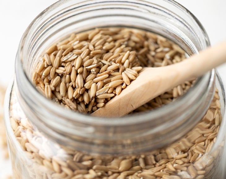 gluten-free-organic-oat-groats-whole-grain-min