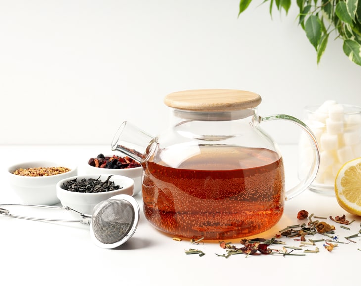 herbal-tea-with-dried-lemongrass-leaves-min