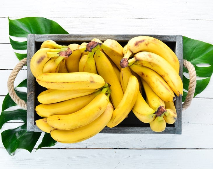 fresh-bananas-min