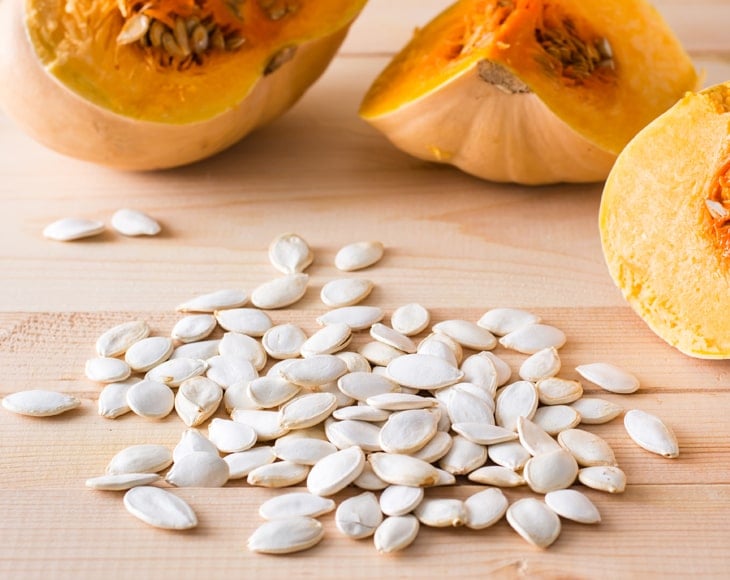 organic-pumpkin-seeds-in-shell-2-min