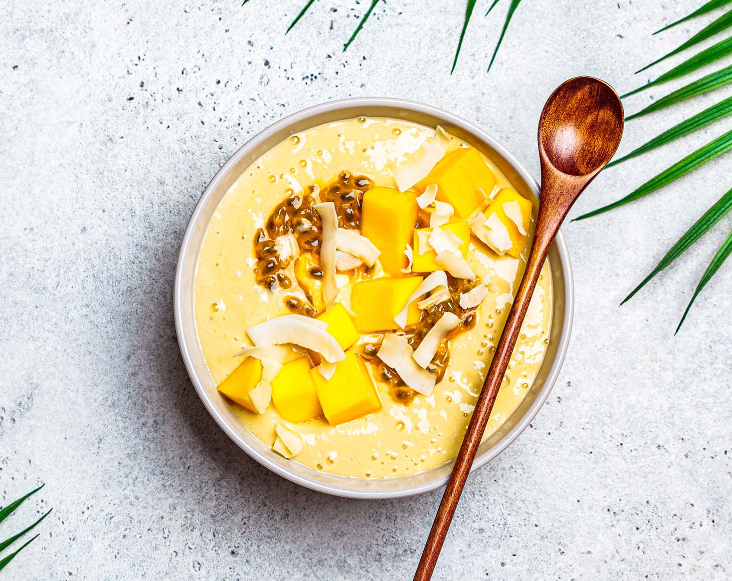 tropical-smoothie-bowl-with-with-organic-100%-mango-powder