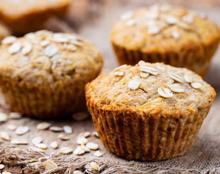 healthy-vegan-oat-muffins-with-whole-grain-oat-flour-min