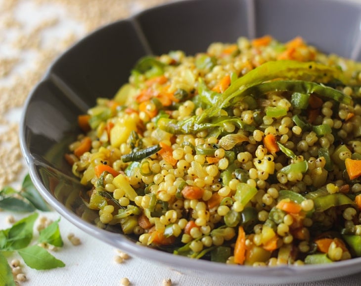 a-south-indian-breakfast-dish-with-organic-gluten-free-sorghum-grain-and-vegetables-min