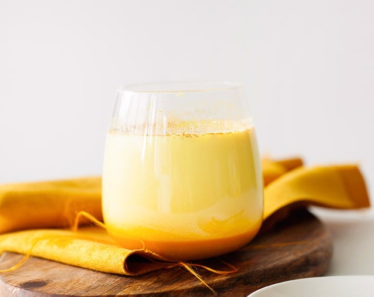 homemade-golden-milk-with-organic-ashwagandha-powder-min